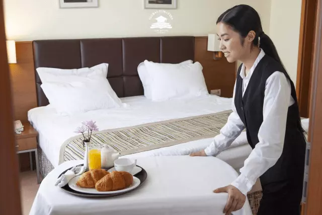 Siswa Tokuteiginou ssw yang bekerja di layanan kamar hotel di Jepang